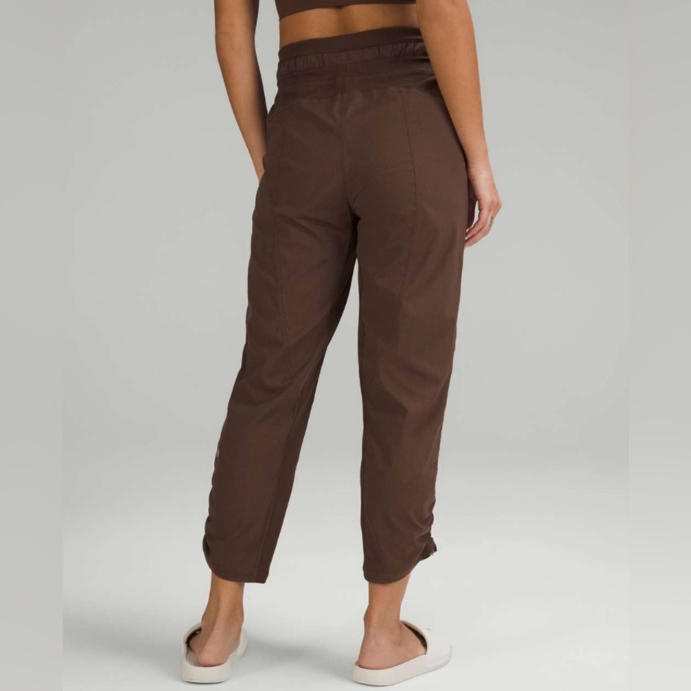 Lululemon Dance Studio Mid-Rise
Cropped Pant size 10 - Picture 2 of 10